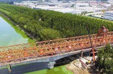 京唐铁路跨潮白新河特大桥节段预制胶拼连续梁合龙