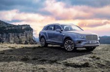 宾利奔腾（Bentley）