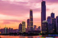全程视力护航“活力养老”，健康关怀托起银发幸福